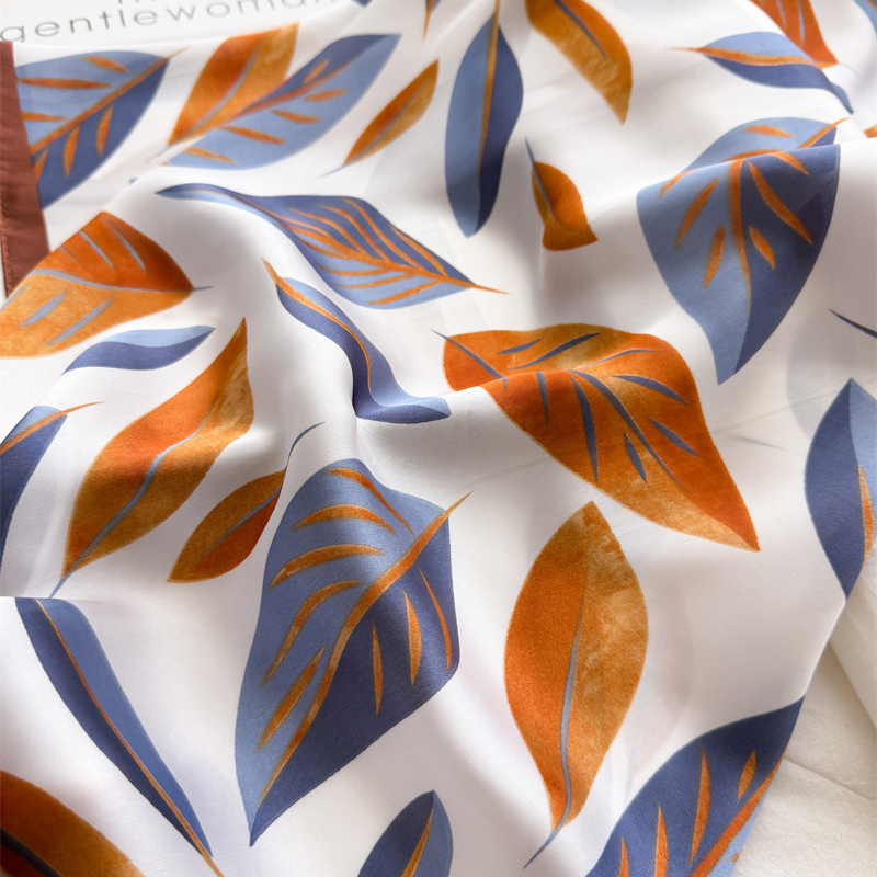 Luxury Brand Print 70cm Square - Face Scarf Mask 评论和价格
